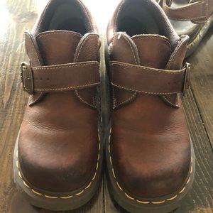 Dr. Martens platform Oxford